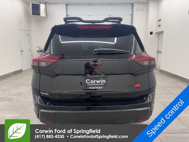 Used 2025 Nissan Rogue SV image 4