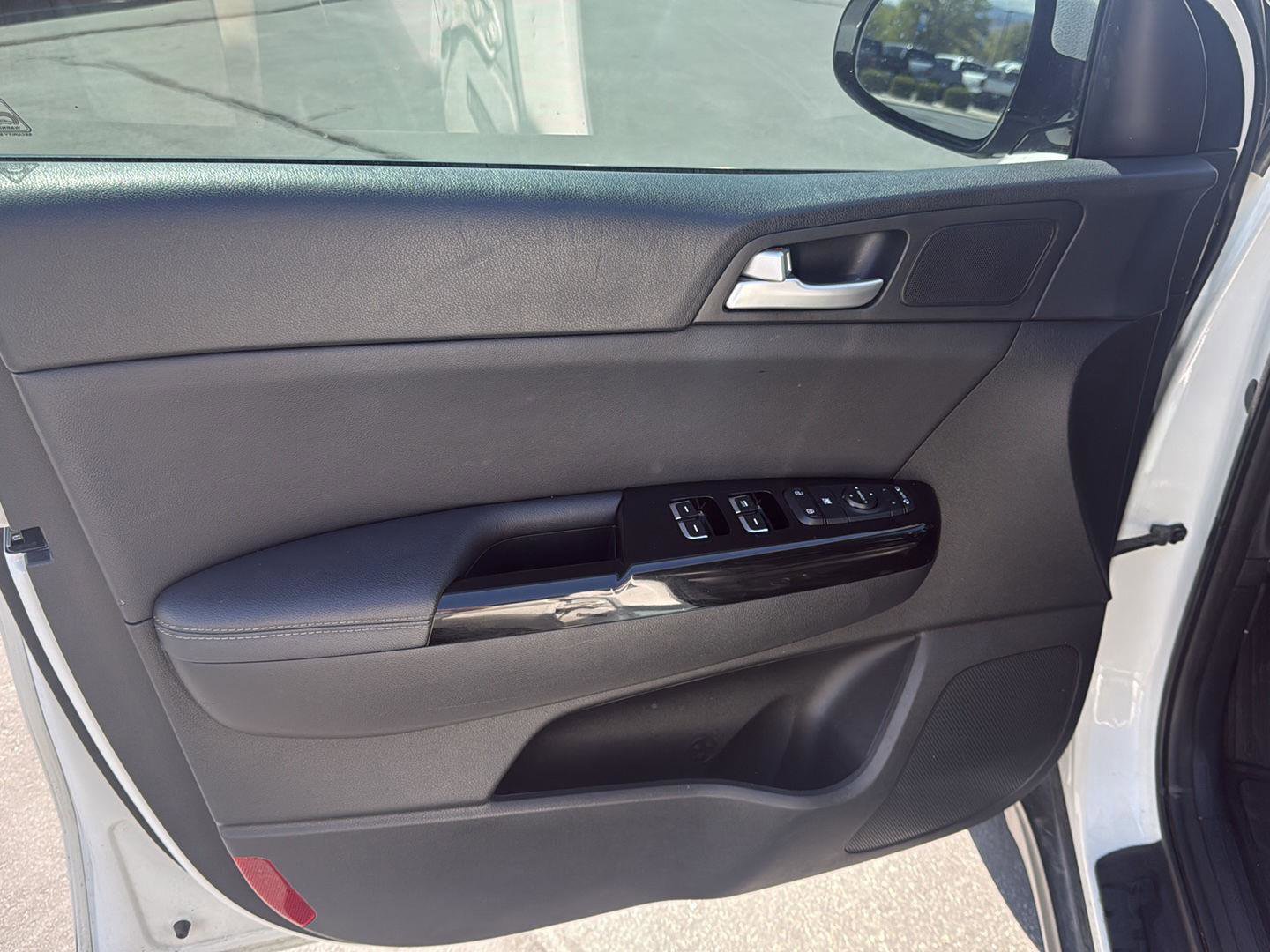 Used 2022 Kia Sportage EX image 12