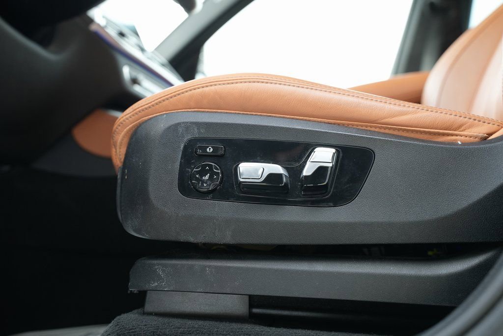 Used 2022 BMW X5 xDrive40i w/ Luxury Seating Package image 25
