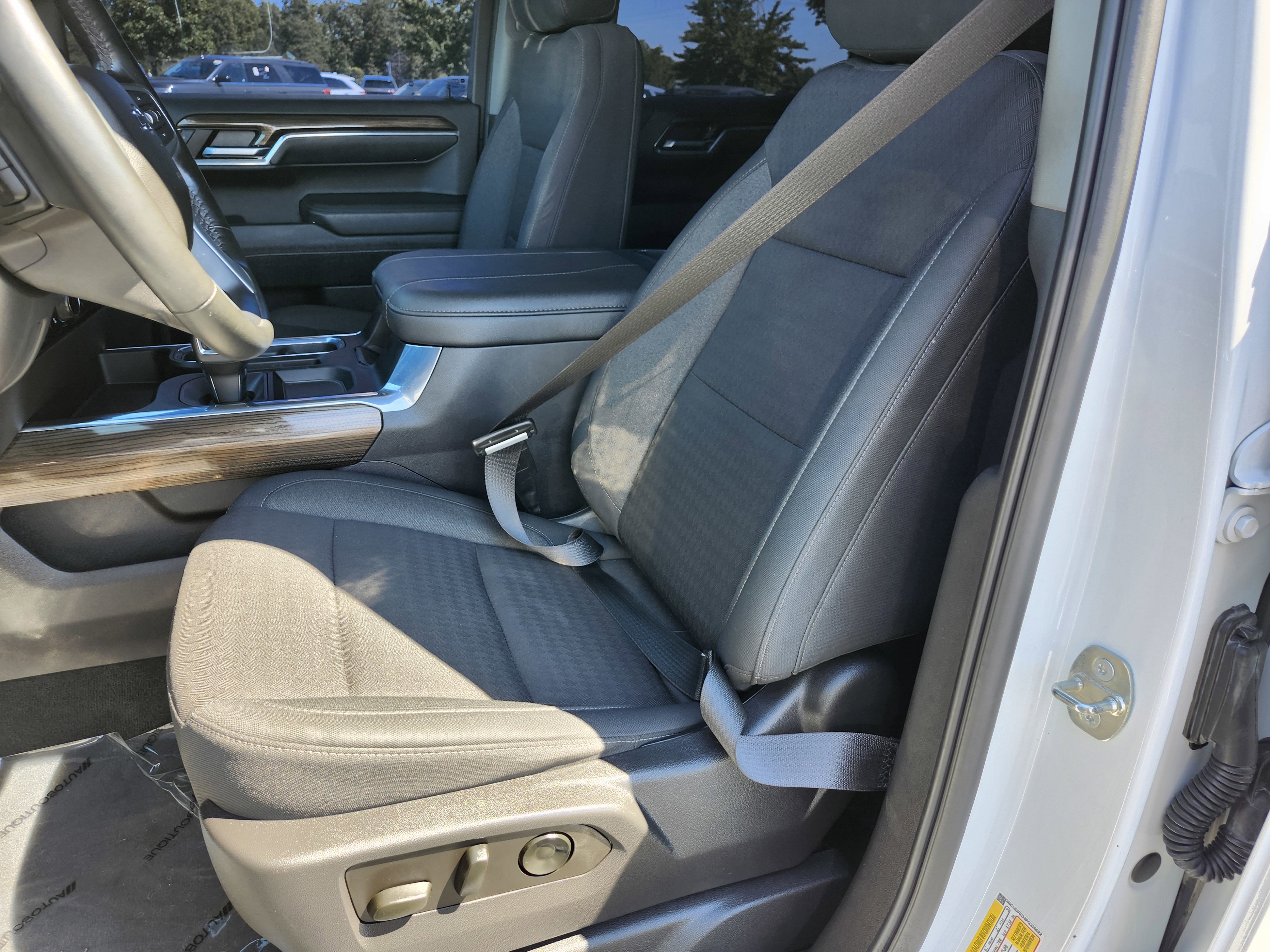 Used 2023 Chevrolet Silverado 1500 LT Trail Boss w/ Protection Package image 18