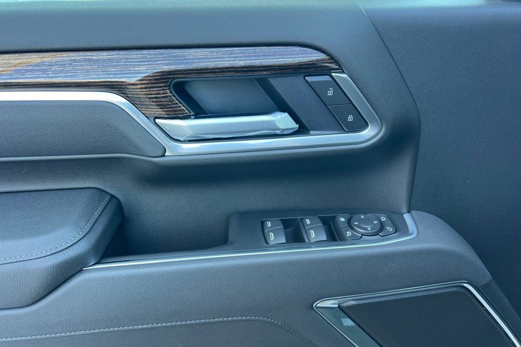 New 2026 GMC Sierra 2500 SLE AWD/4WD image 8