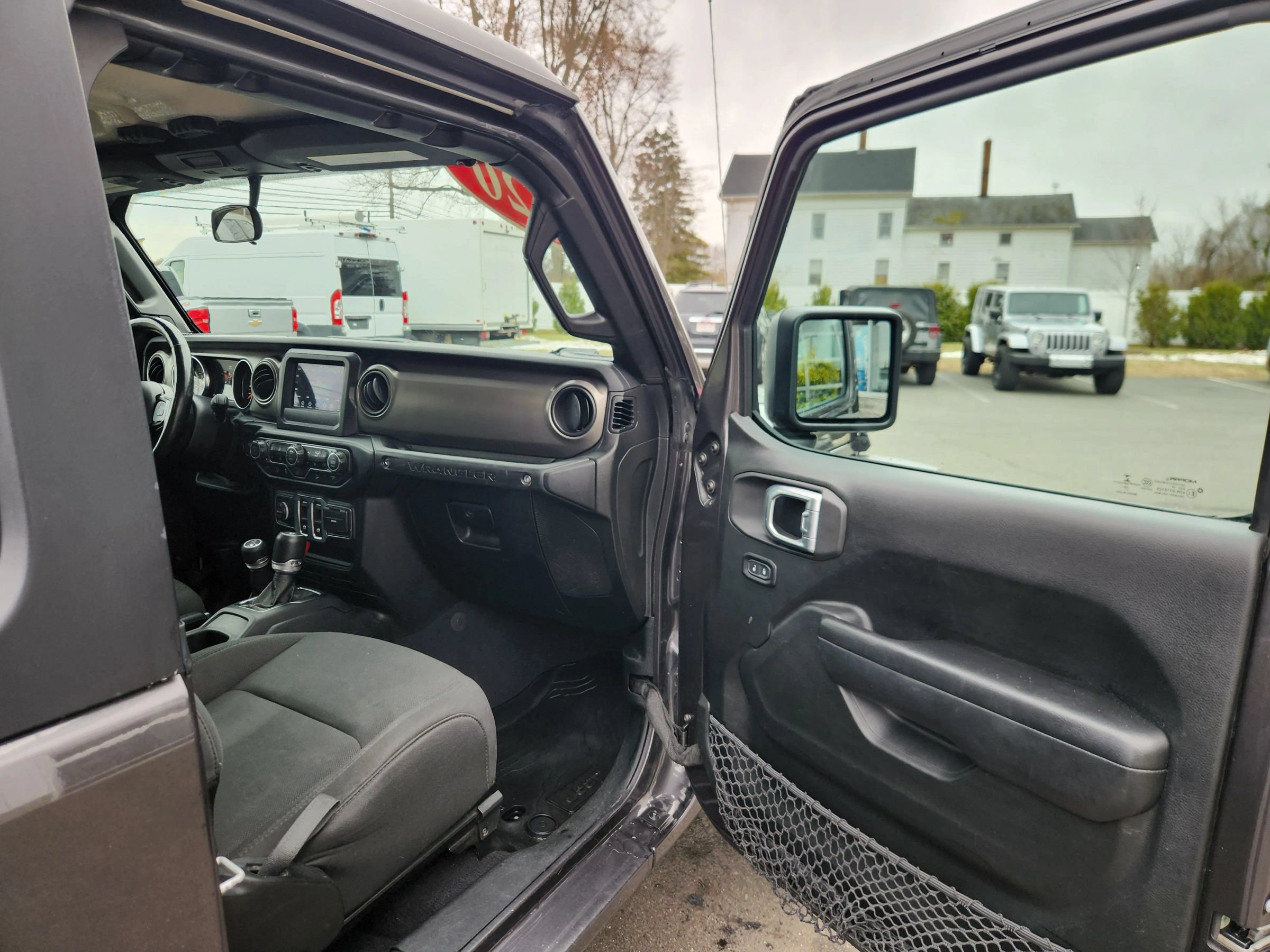 Used 2020 Jeep Wrangler Sport AWD/4WD image 40