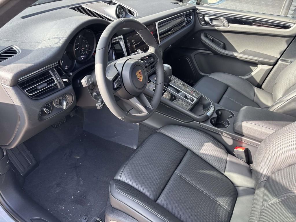 New 2026 Porsche Macan image 17
