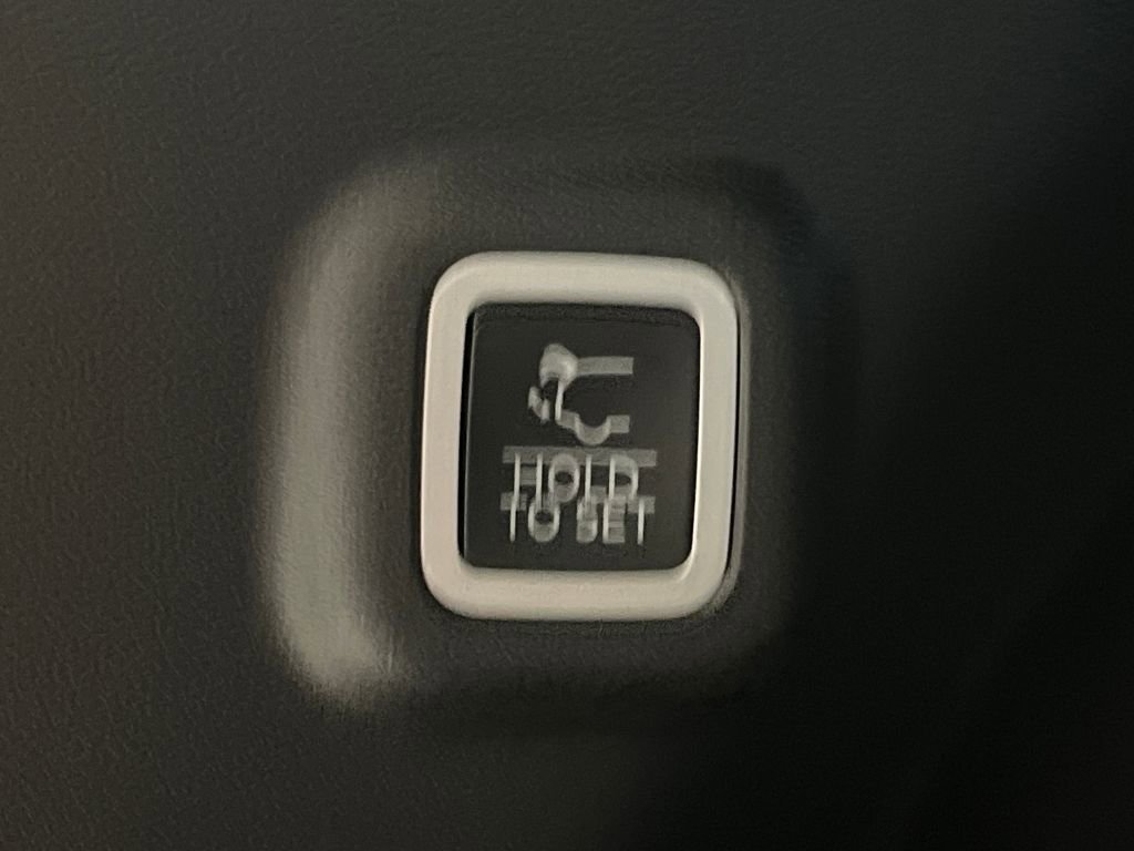 New 2026 Jeep Cherokee Limited image 26