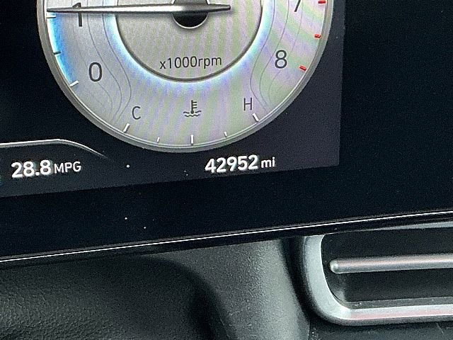 Used 2023 Hyundai Elantra SEL w/ Convenience Package image 30