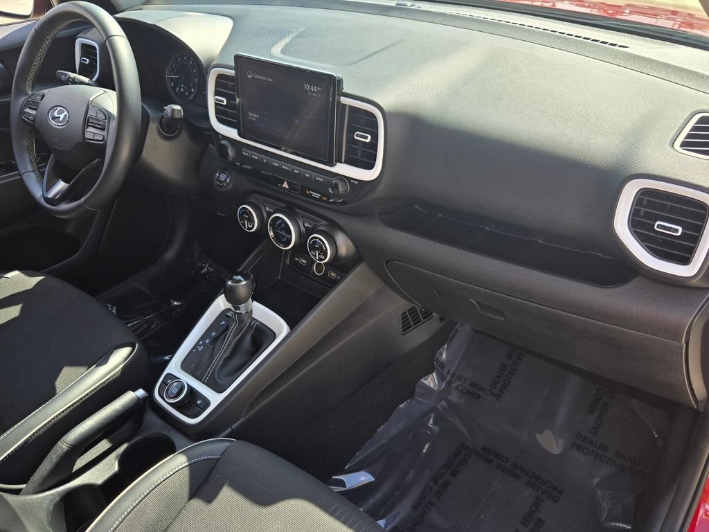 Used 2022 Hyundai Venue Limited w/ Cargo Package FWD image 17