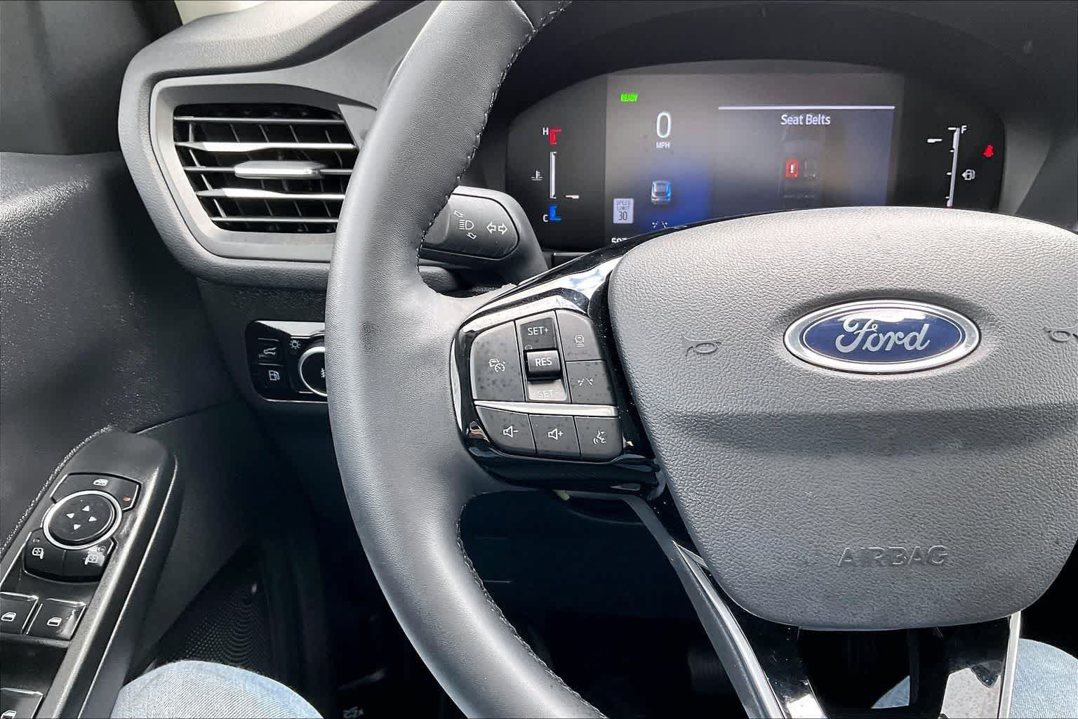 Used 2025 Ford Escape SE FWD image 24