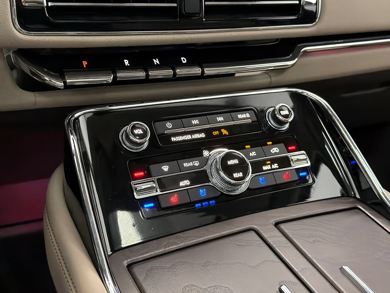Certified 2023 Lincoln Navigator Reserve AWD/4WD image 30