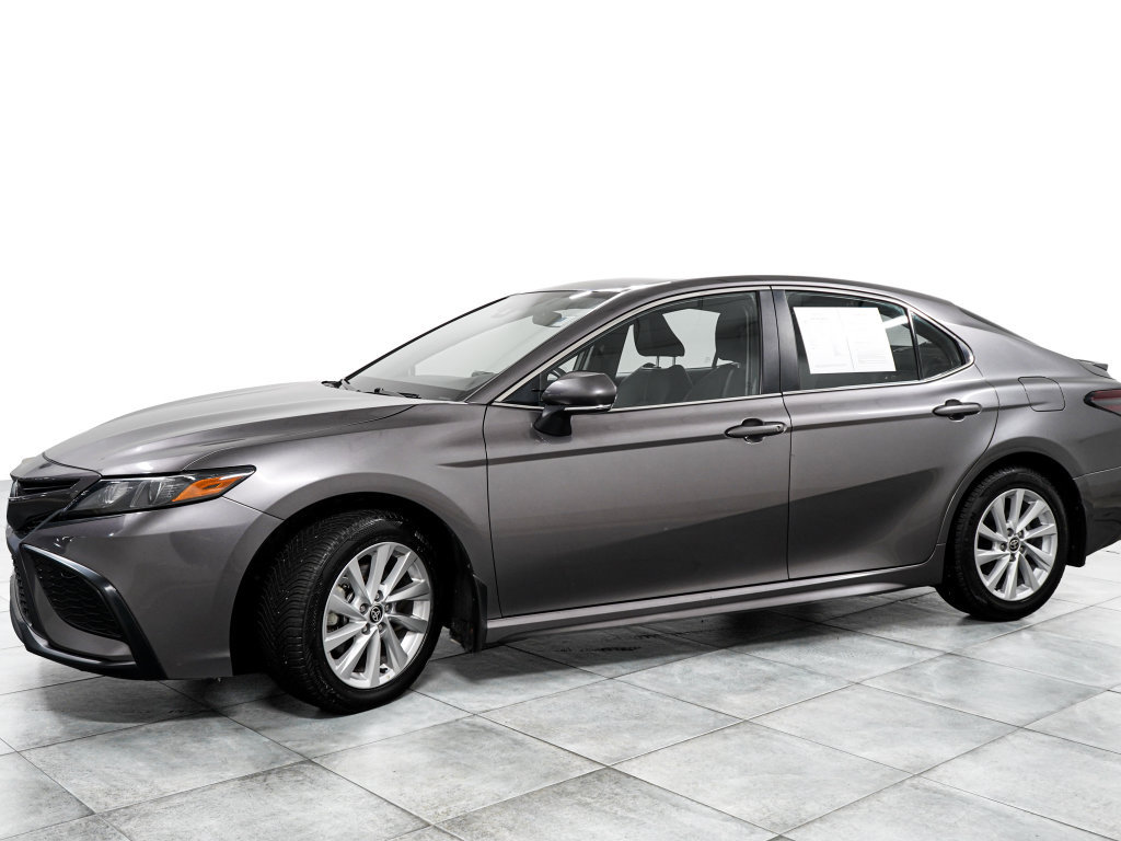 Used 2024 Toyota Camry SE FWD image 4