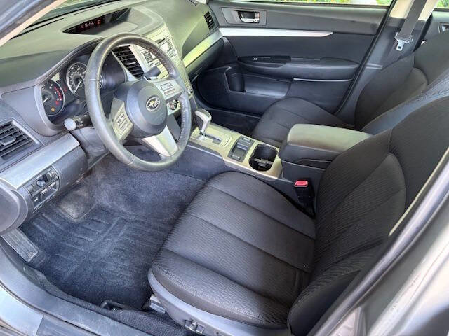 Used 2011 Subaru Legacy 2.5i Premium image 9