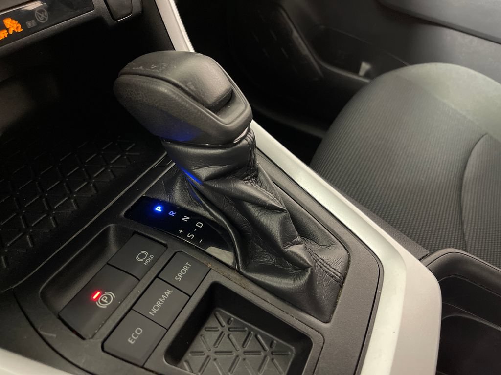 Certified 2021 Toyota RAV4 LE FWD image 22