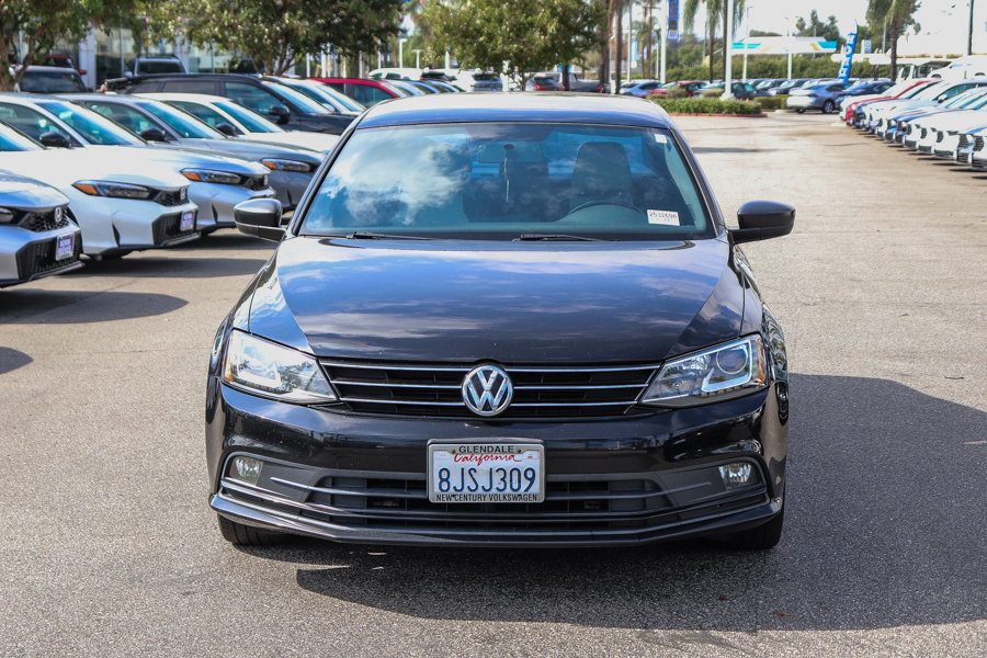 Used 2016 Volkswagen Jetta Sport w/ Lighting Package FWD image 2