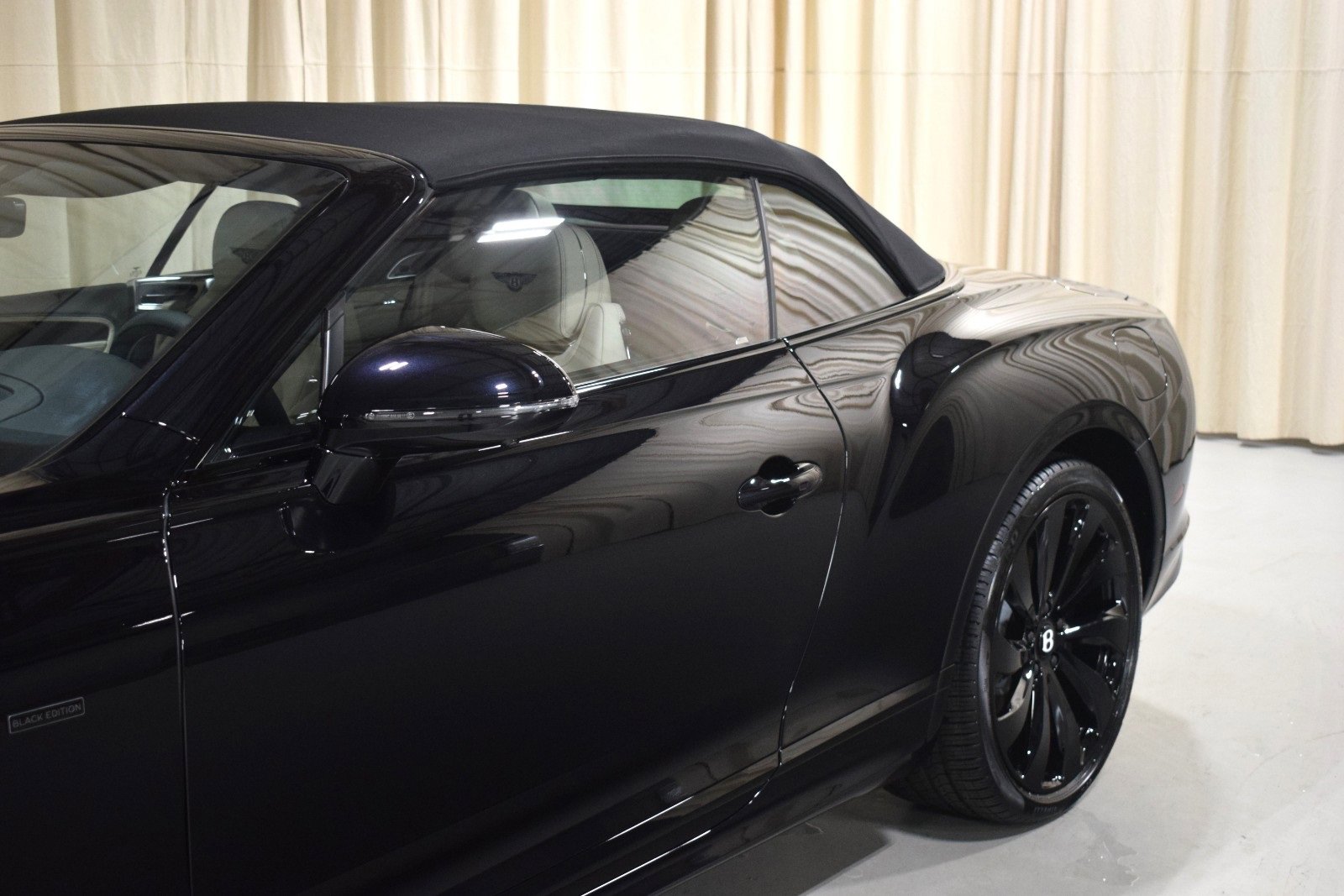 New 2025 Bentley Continental GTC image 8