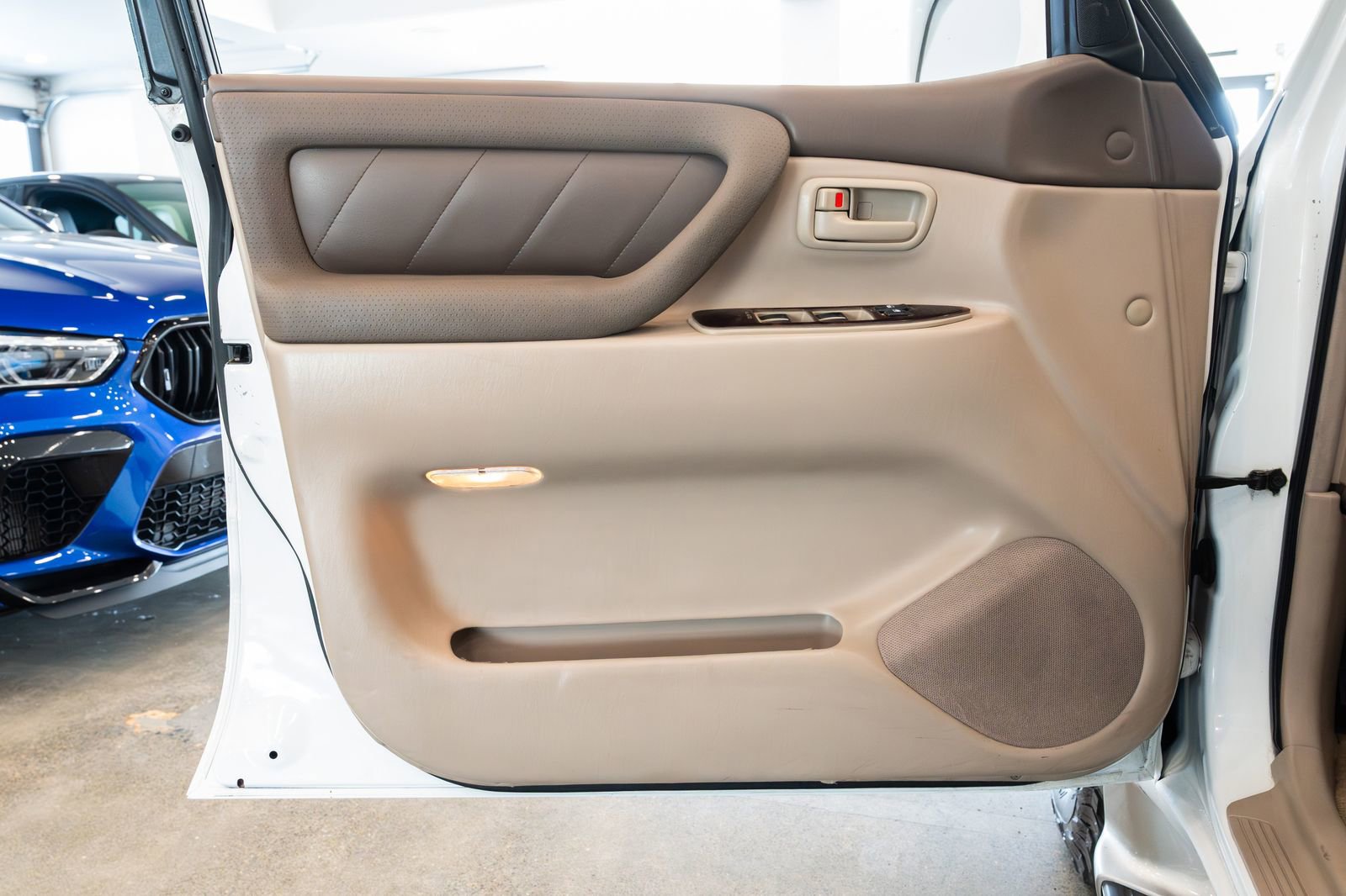 Used 2002 Toyota Land Cruiser AWD/4WD image 27