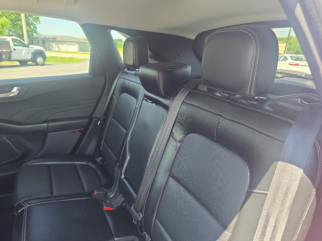 Used 2022 Ford Escape SEL image 9