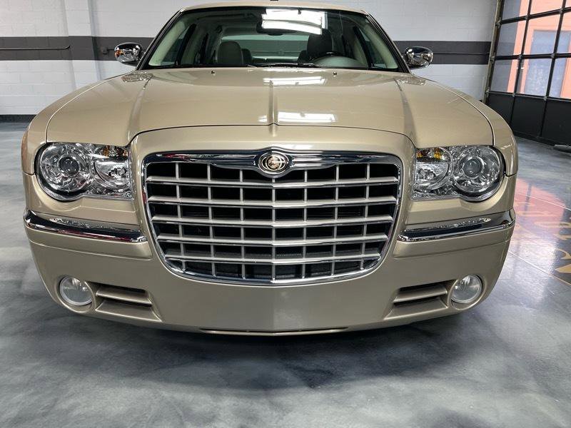 Used 2008 Chrysler 300 C w/ Sound Group II image 5