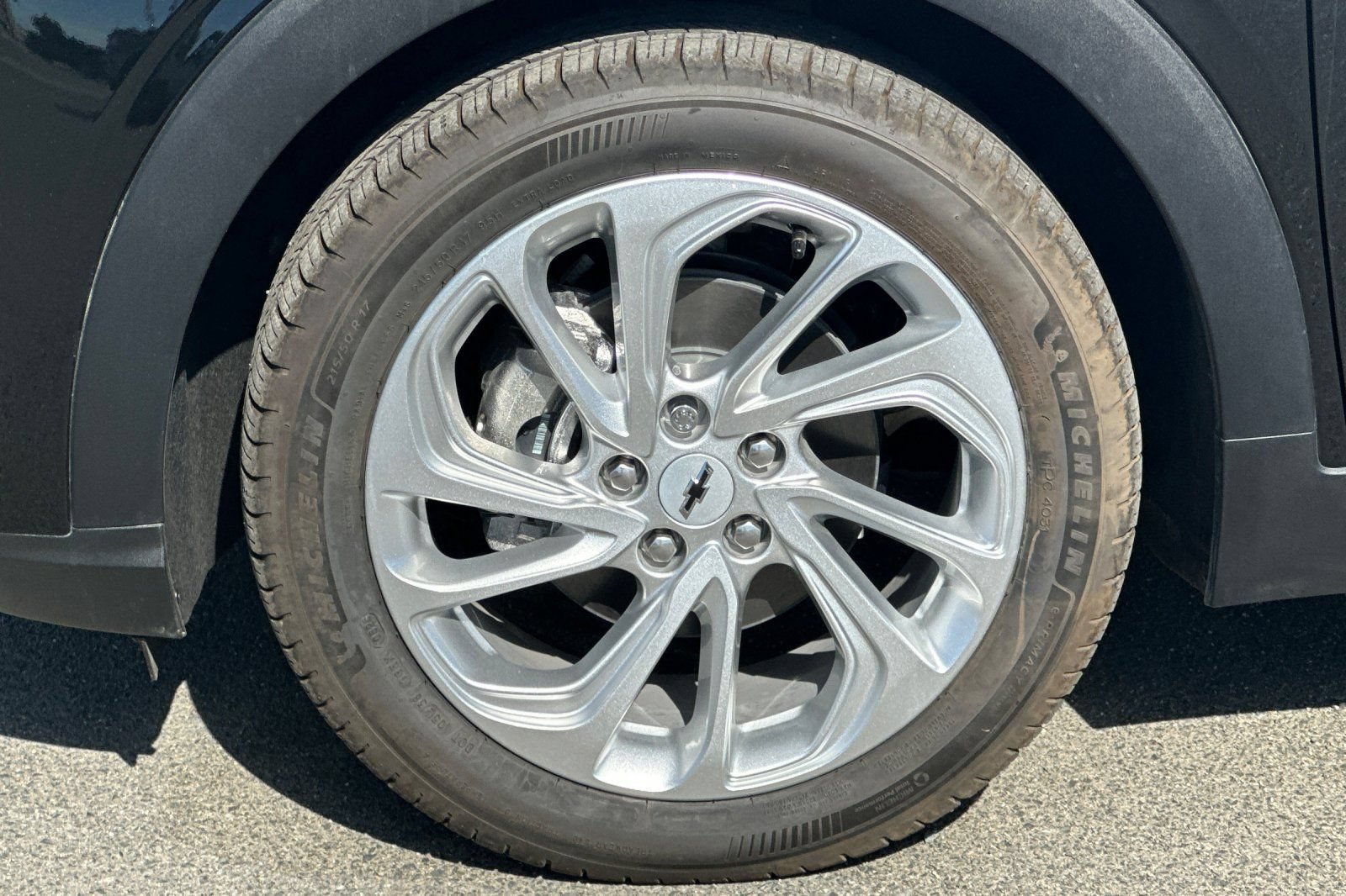 New 2027 Chevrolet Bolt LT w/ Comfort Package FWD image 27