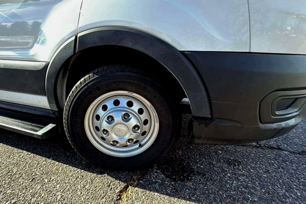 Used 2023 Ford Transit 250 Medium Roof AWD image 19