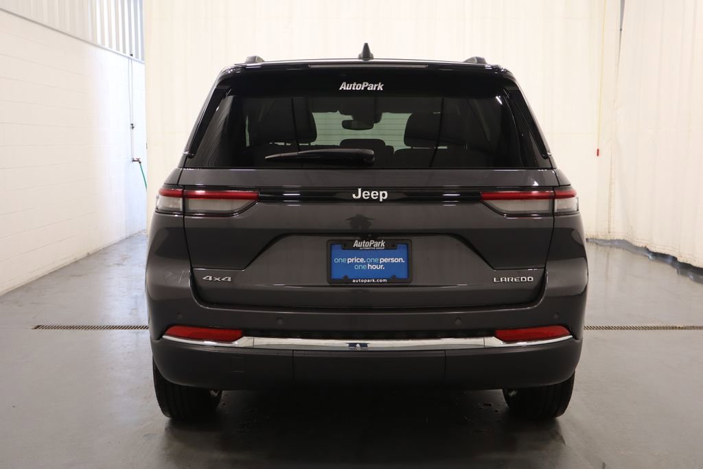 Used 2023 Jeep Grand Cherokee Laredo image 6