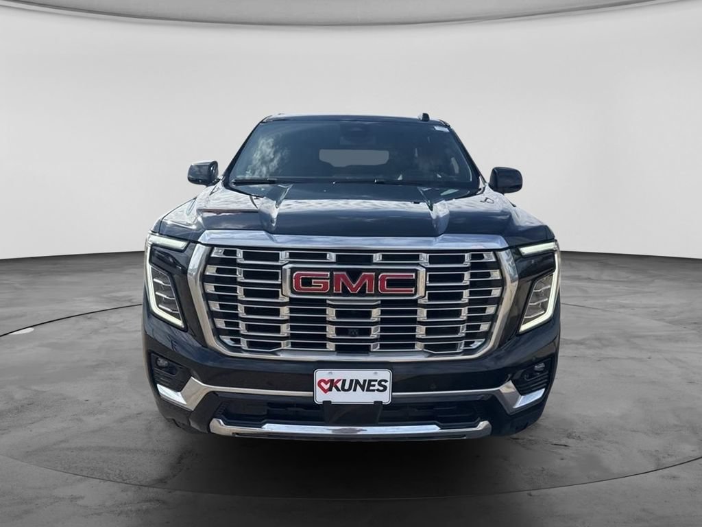 Used 2025 GMC Yukon XL Denali AWD/4WD image 8