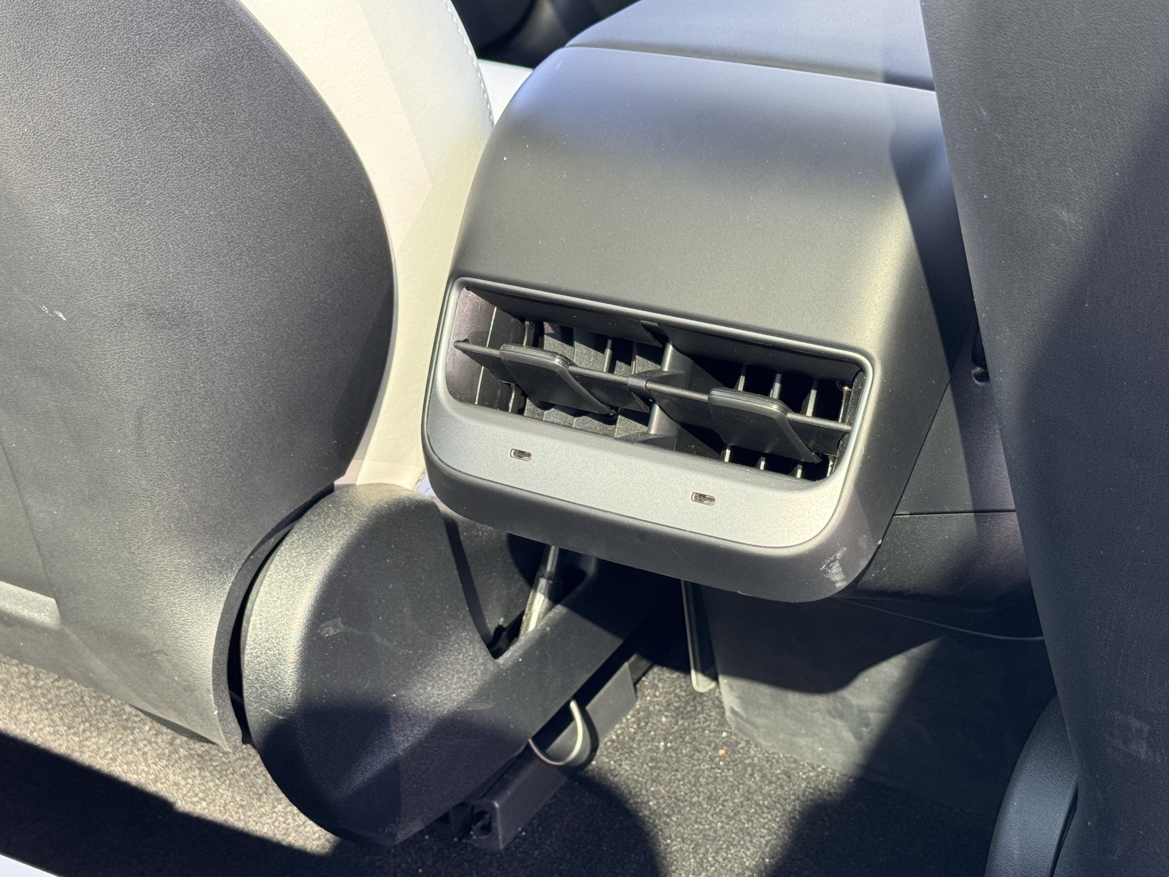 Used 2023 Tesla Model 3 Standard Range image 34