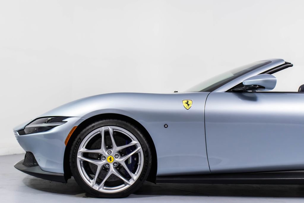 Certified 2025 Ferrari Roma Spider RWD image 28