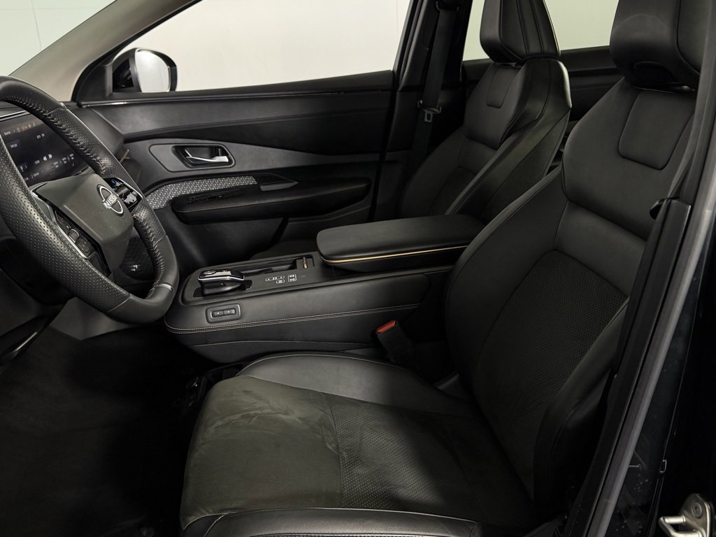 Used 2023 Nissan Ariya AWD image 22