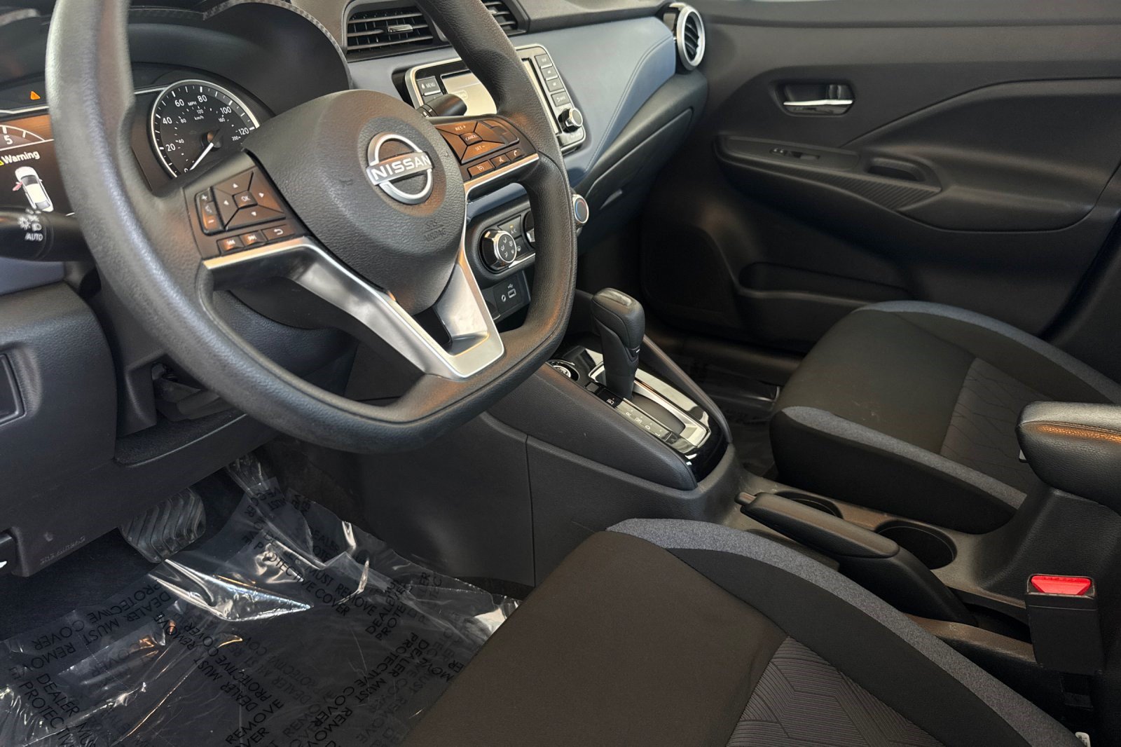 Used 2024 Nissan Versa SV FWD image 4