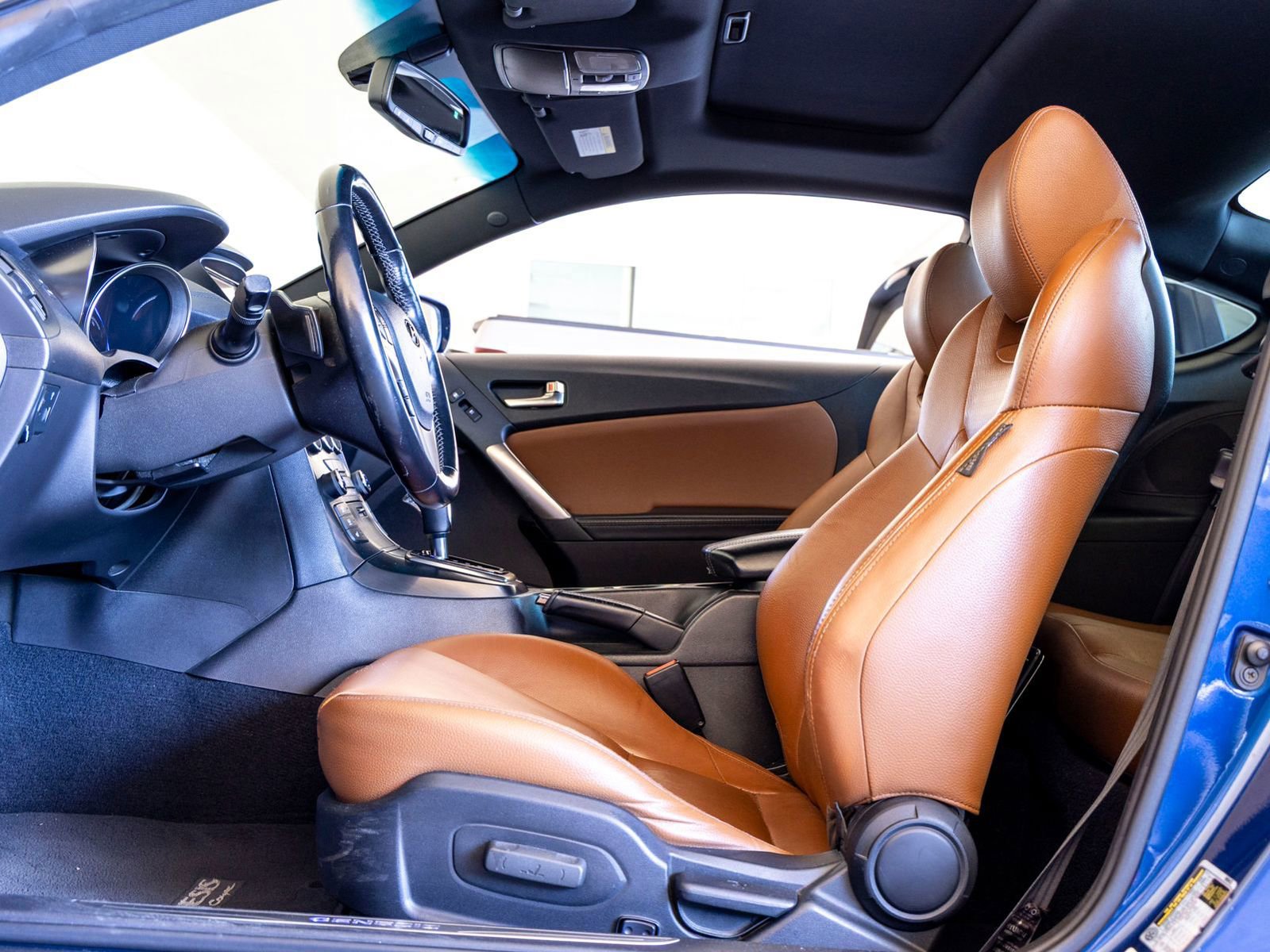 Used 2016 Hyundai Genesis Coupe 3.8 image 16