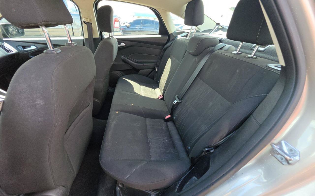 Used 2015 Ford Focus SE FWD image 14