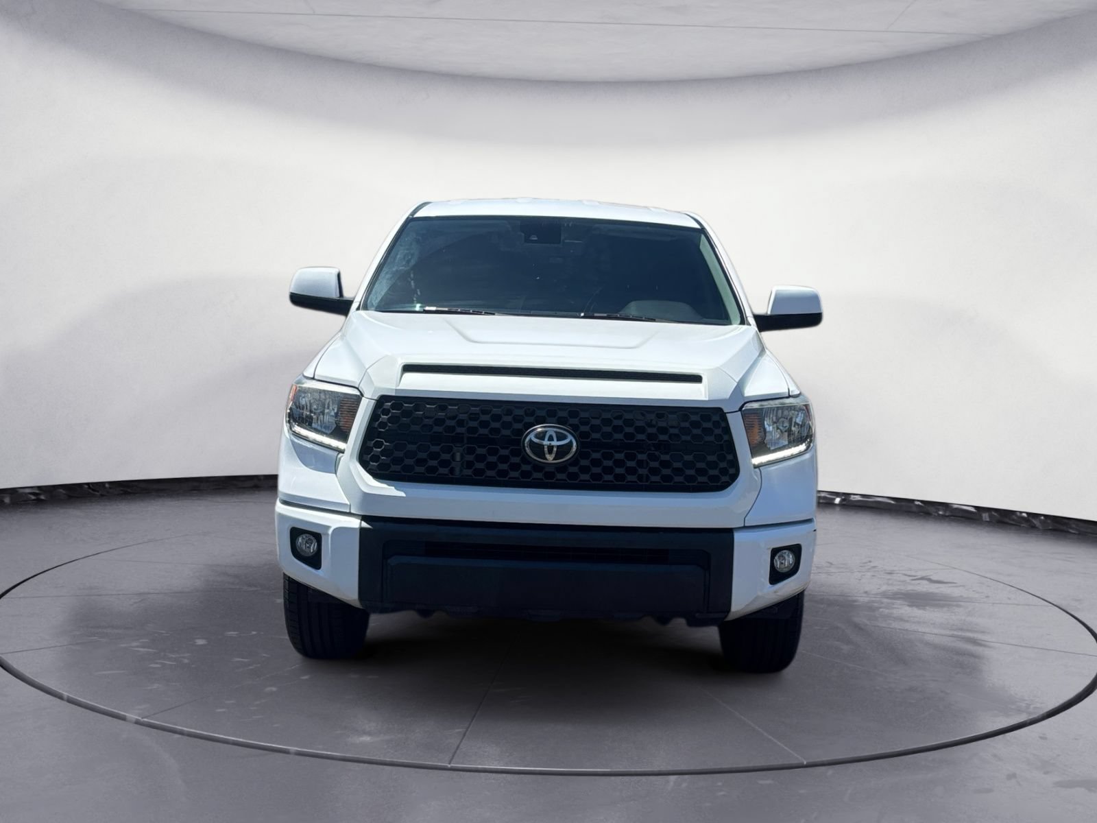 Used 2021 Toyota Tundra SR5 w/ SX Package RWD image 2