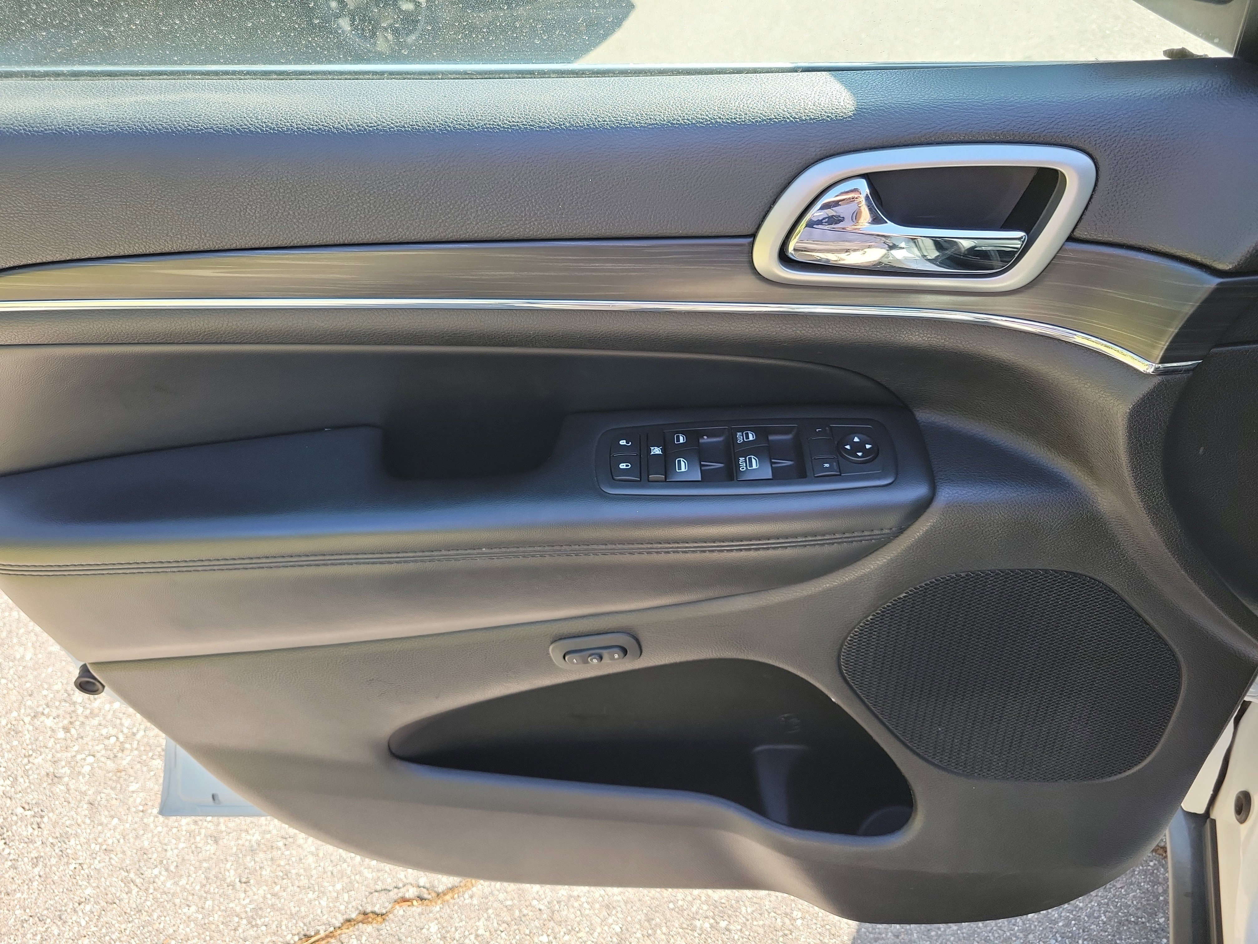 Used 2020 Jeep Grand Cherokee Limited w/ Luxury Group II image 21