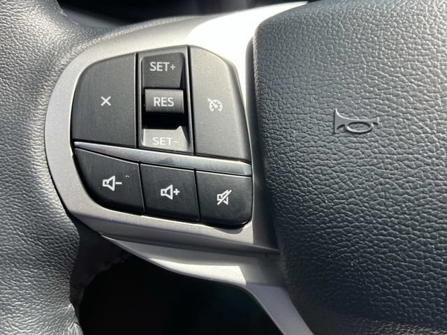 Used 2024 Ford Explorer XLT w/ Equipment Group 202A AWD/4WD image 38