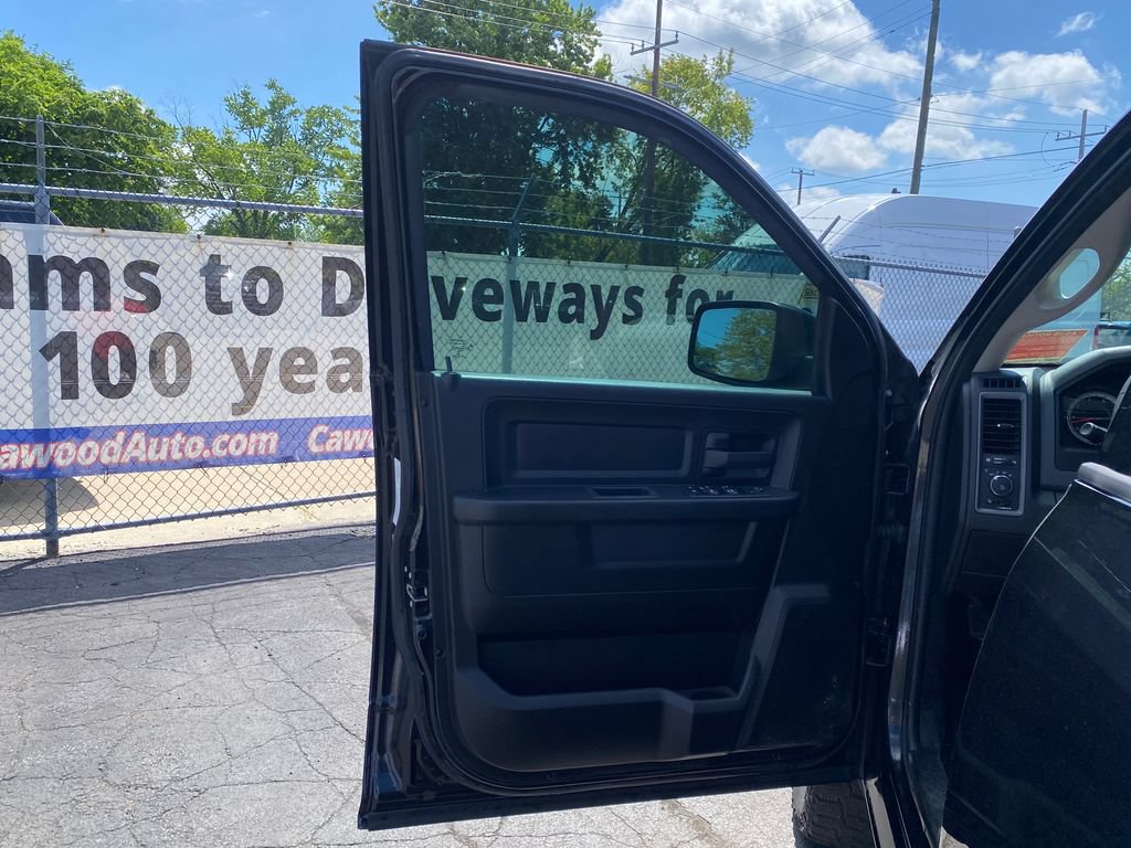 Used 2019 RAM 1500 Express w/ Wheel & Sound Group AWD/4WD image 12