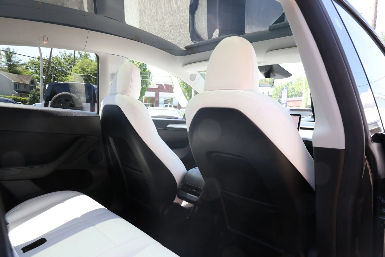Used 2024 Tesla Model Y Long Range AWD/4WD image 28