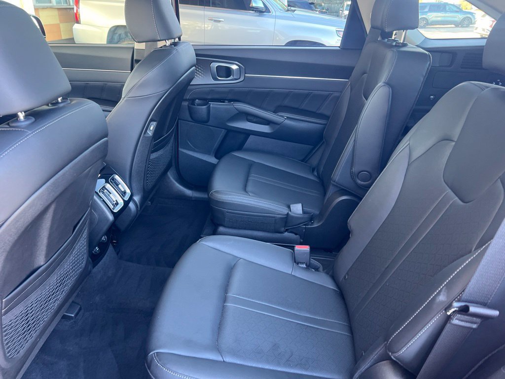 Used 2023 Kia Sorento SX AWD/4WD image 9