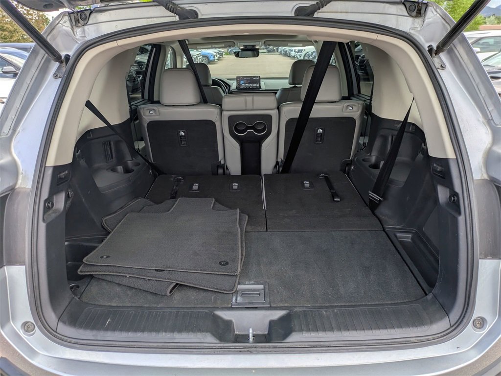 Used 2024 Honda Pilot Touring image 23