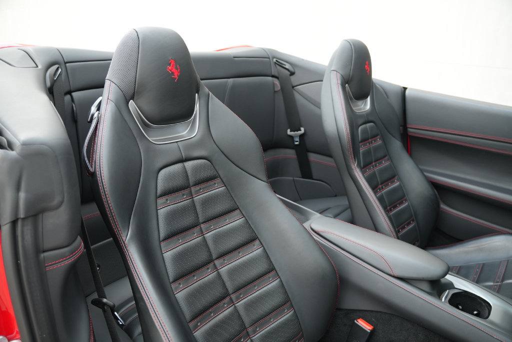 Used 2019 Ferrari Portofino RWD image 44