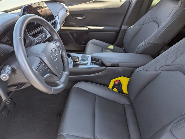 Used 2025 Lexus UX 300h FWD w/ Accessory Package (Z2) image 19