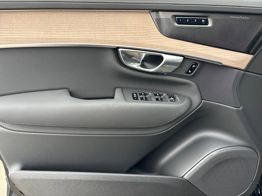 New 2026 Volvo XC90 B6 Plus image 9