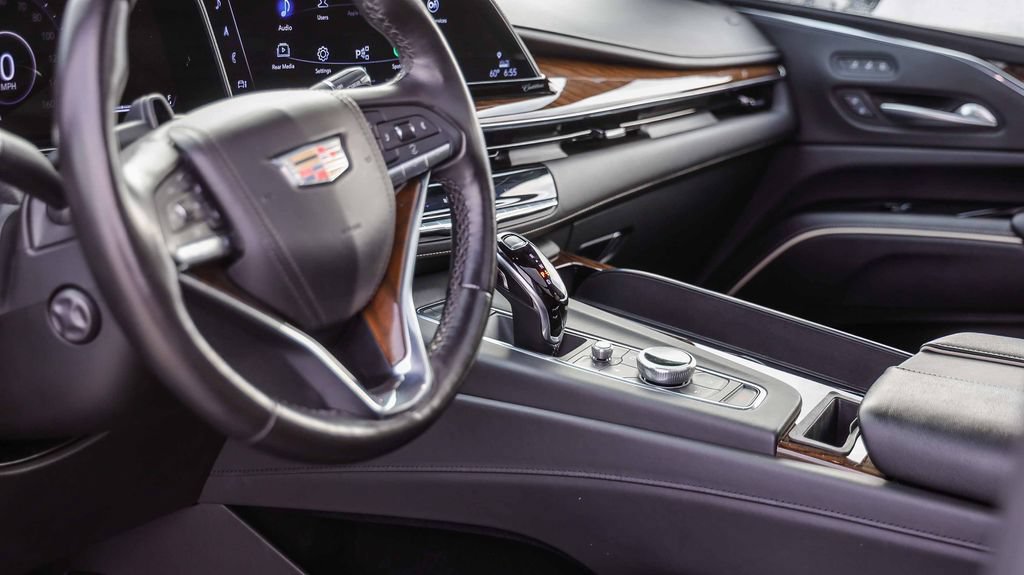 Used 2024 Cadillac Escalade ESV Premium Luxury Platinum AWD/4WD image 25