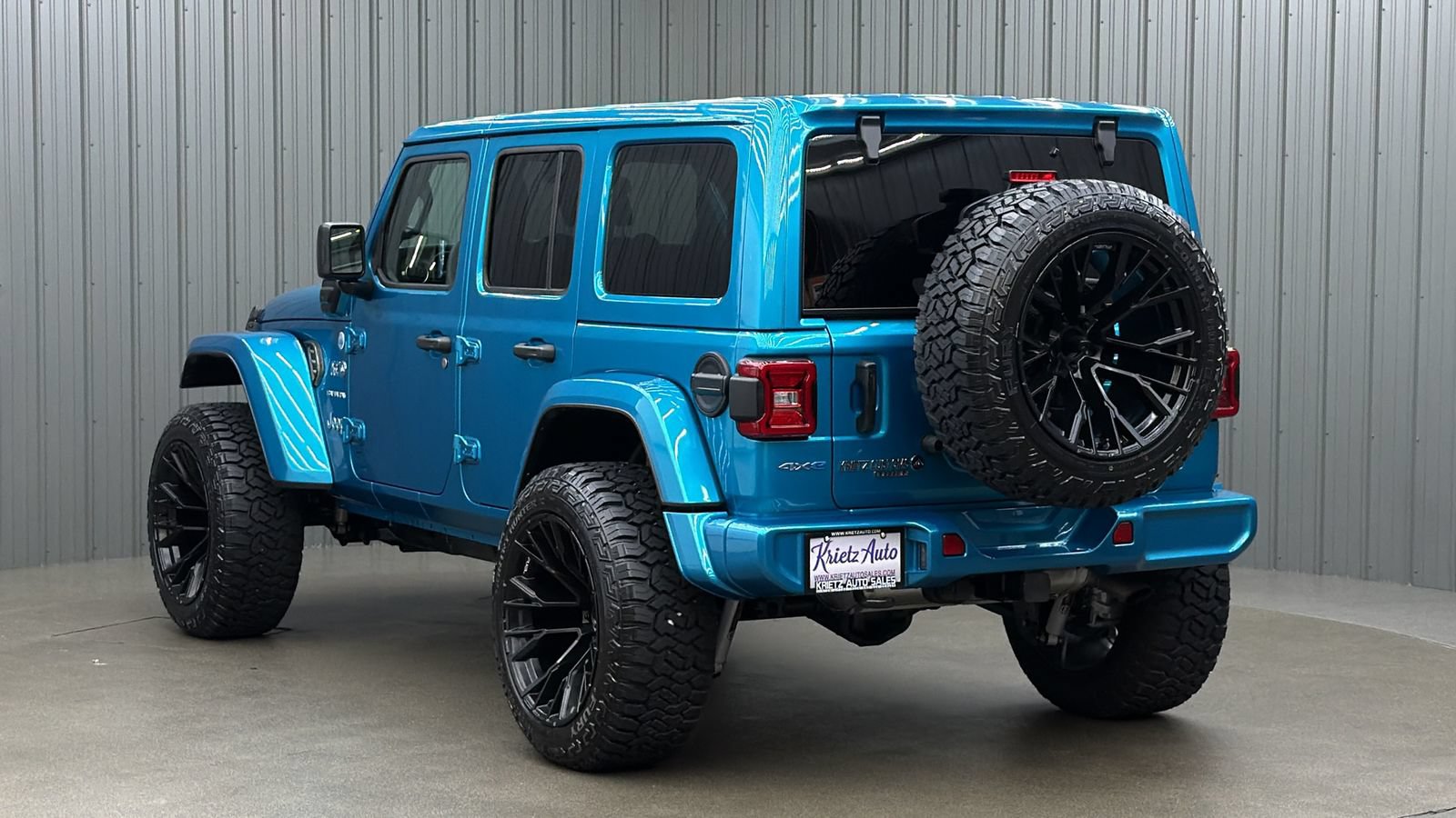 Used 2024 Jeep Wrangler Unlimited Sahara AWD/4WD image 3