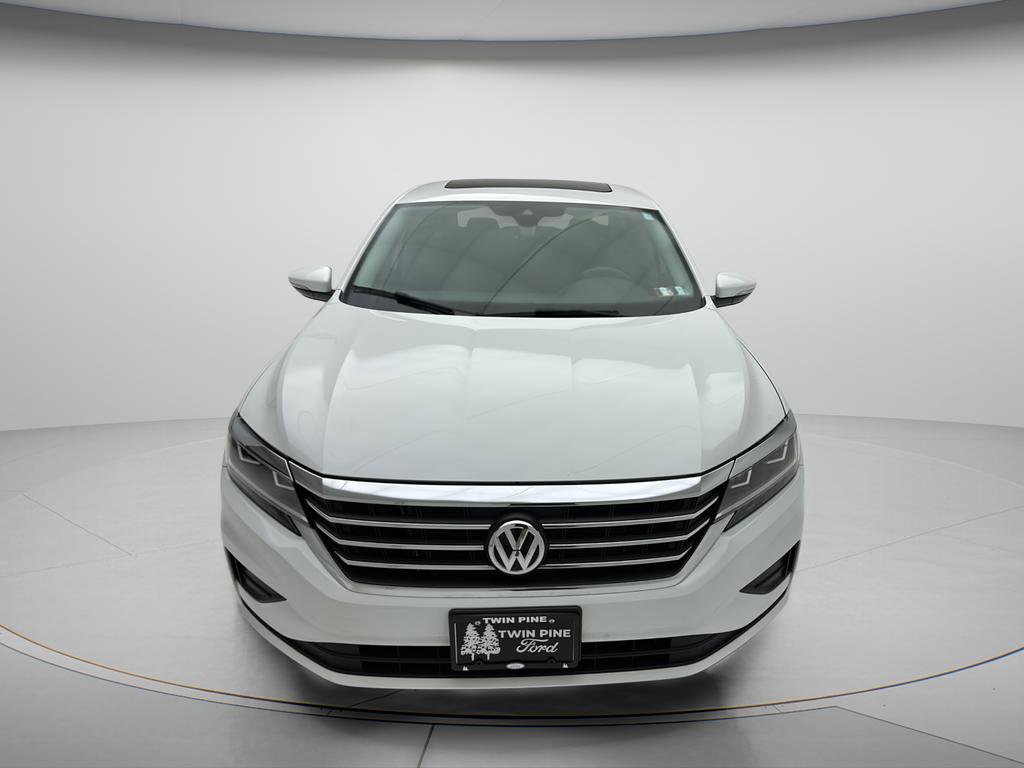 Used 2022 Volkswagen Passat 2.0T SE FWD image 5