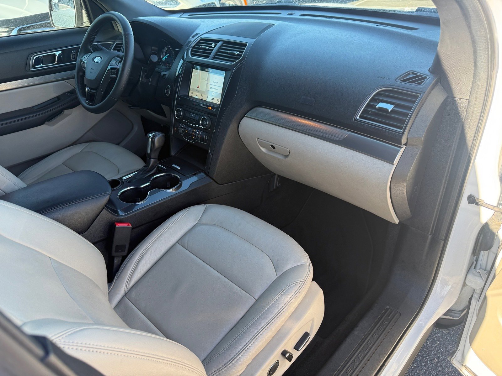 Used 2018 Ford Explorer XLT w/ Equipment Group 202A image 32