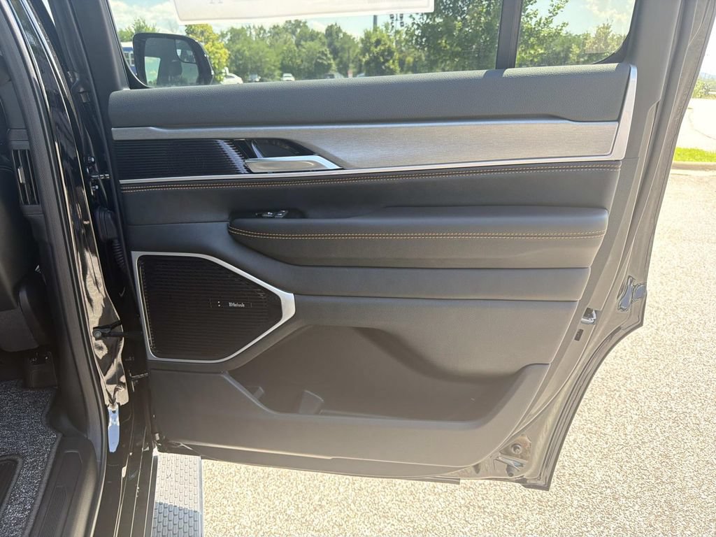 New 2026 Jeep Grand Wagoneer 4WD image 24