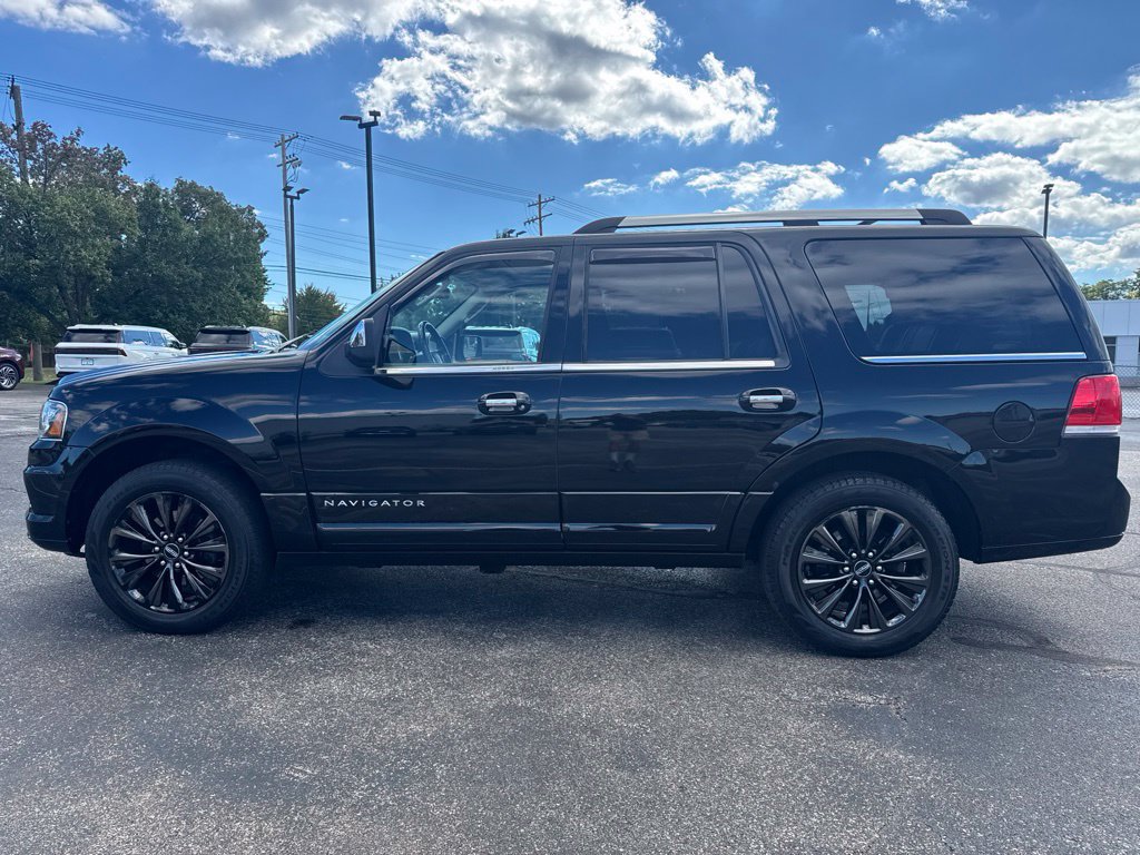 Used 2016 Lincoln Navigator Select AWD/4WD image 8
