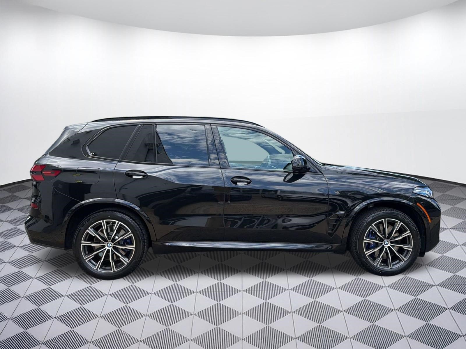 Certified 2024 BMW X5 M60i AWD/4WD image 8