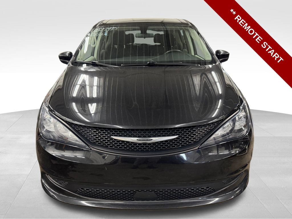 Used 2022 Chrysler Voyager LX FWD image 10