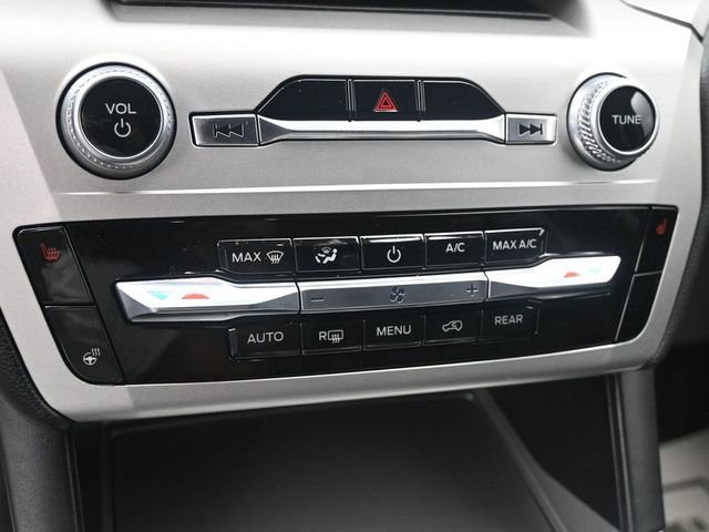 Used 2022 Ford Explorer XLT w/ Equipment Group 202A image 8