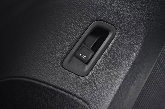 New 2026 Volkswagen Atlas Cross Sport SE image 9